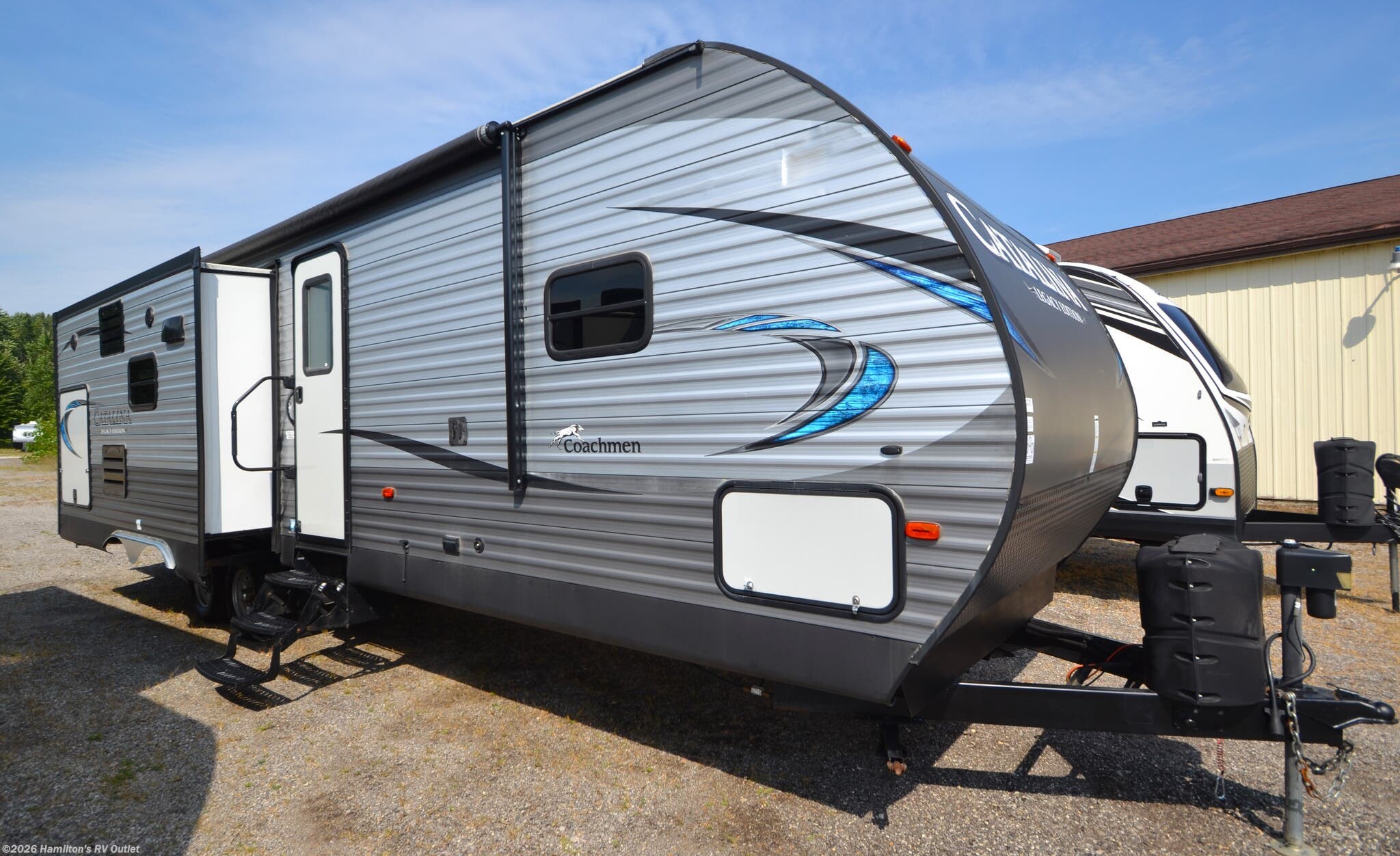 Used 2019  Coachmen Catalina Legacy Edition 293RLDS by Coachmen from Hamilton's RV Outlet in Saginaw, MI