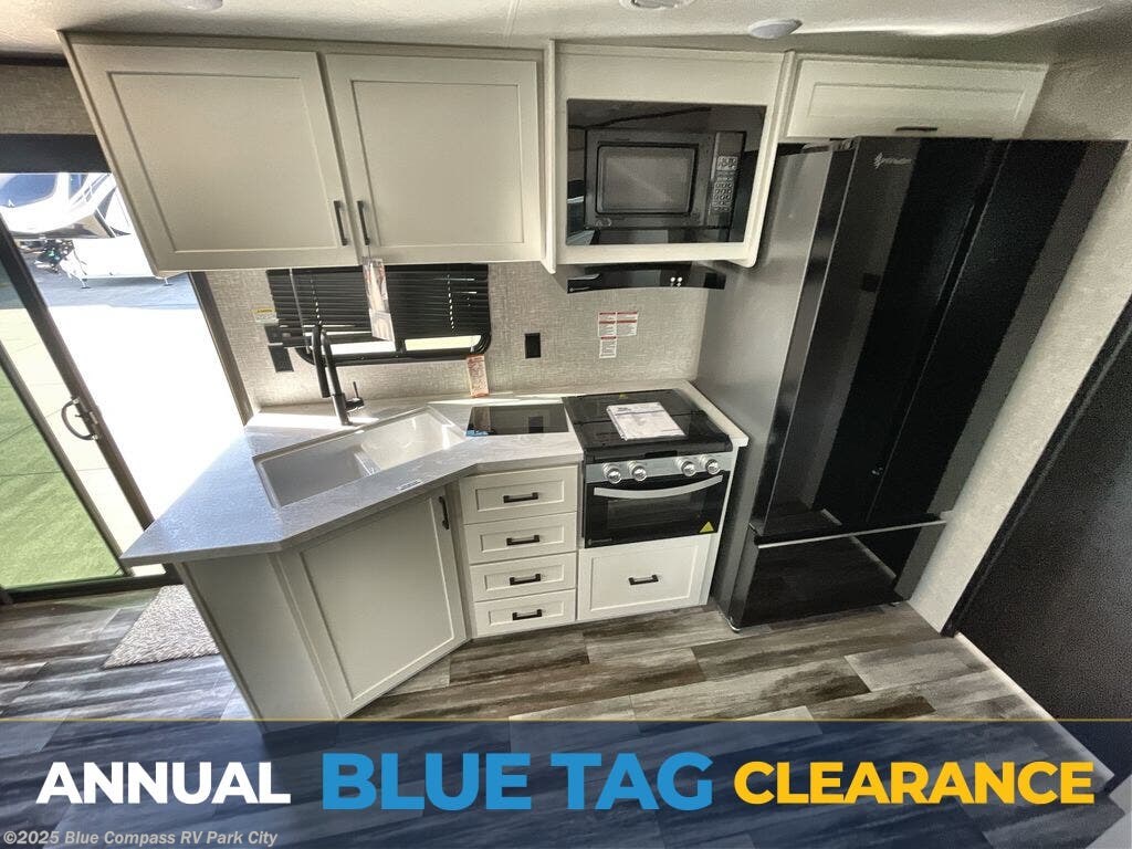 New 2025 Jayco Jay Flight SLX 380DQS available in Park City, Kansas