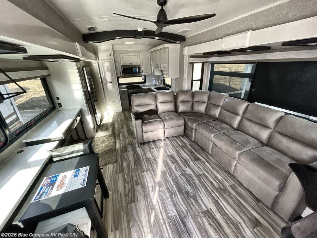 New 2025 Jayco Pinnacle 38FBRK available in Park City, Kansas