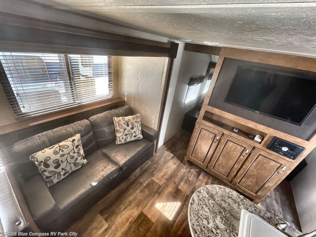 Used 2017 Forest River Salem Cruise Lite 273QBXL available in Park City, Kansas