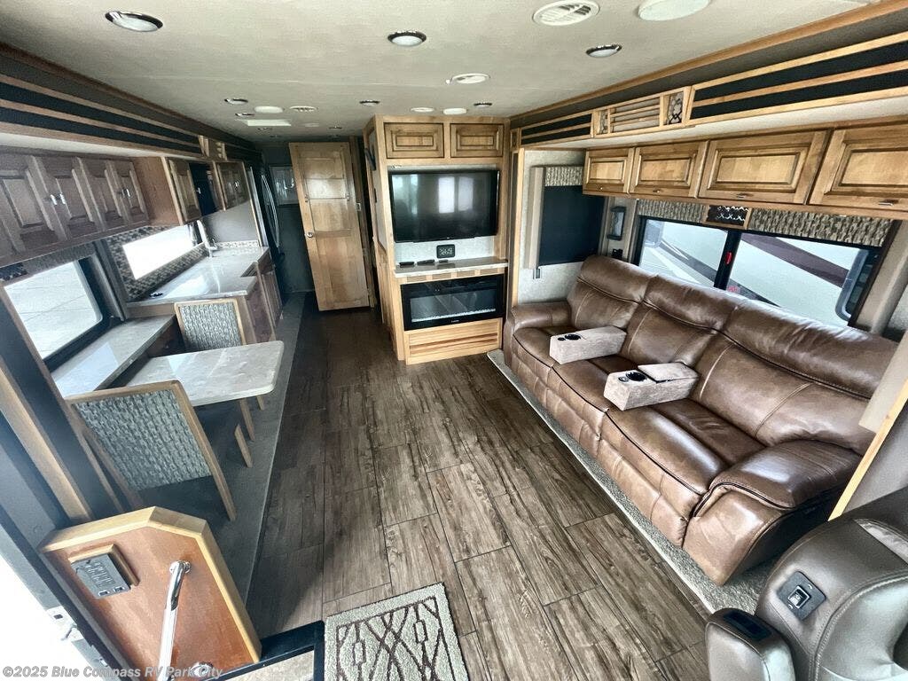 Used 2019 Tiffin  Open Road 34PA available in Park City, Kansas