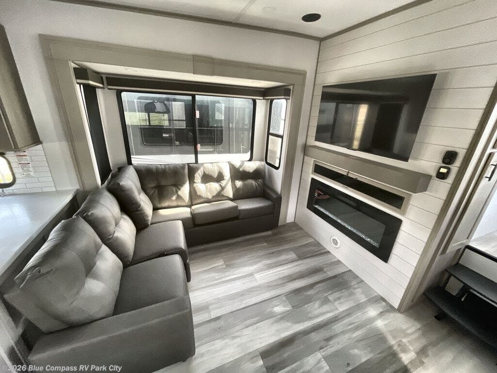 New 2025 Grand Design Influence 3203GK available in Park City, Kansas