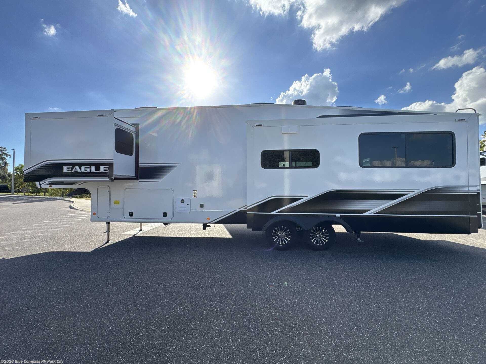 New 2026 Jayco Eagle 335LSTS available in Park City, Kansas