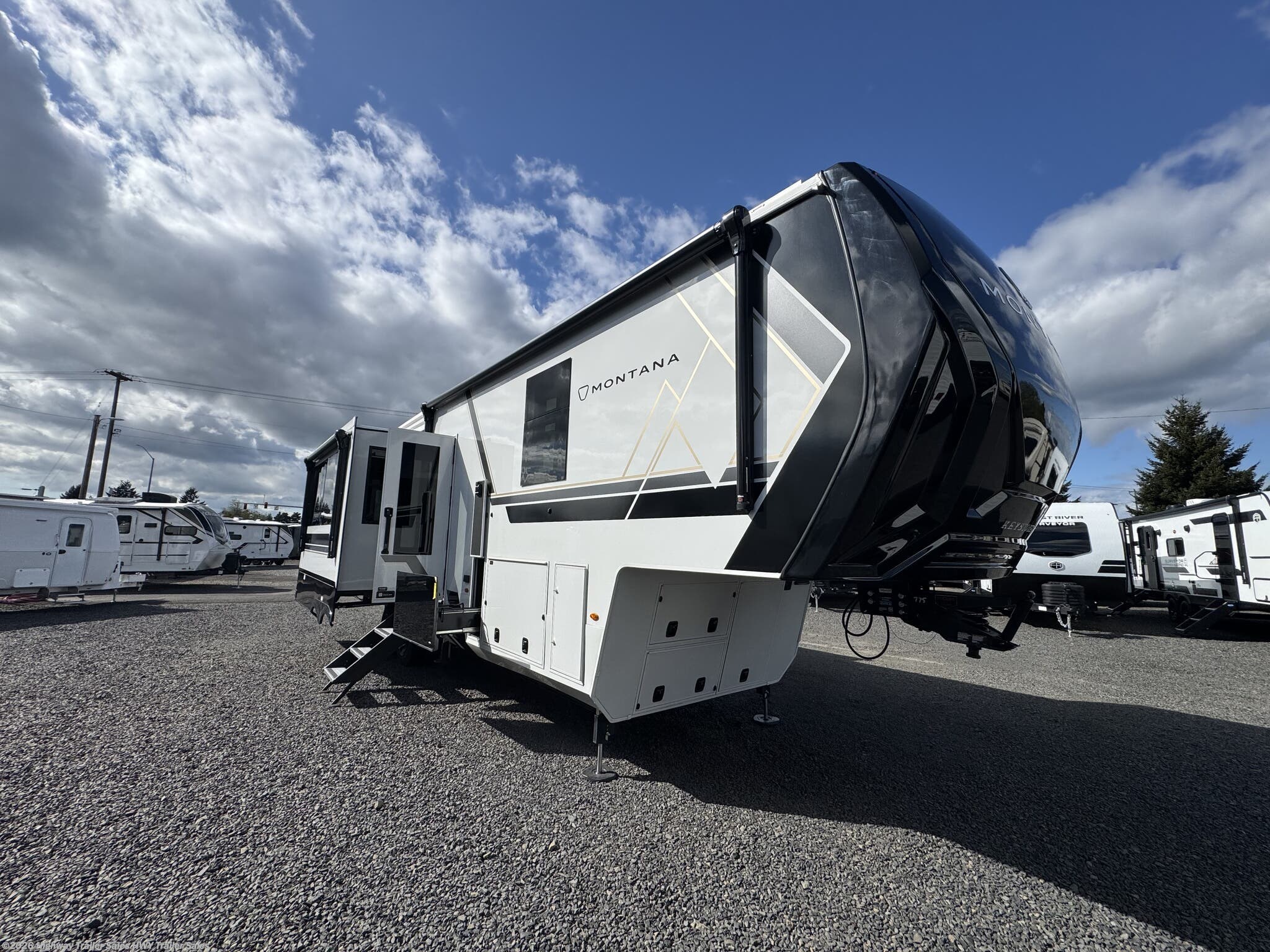 New 2026 Keystone Montana 3100RL available in Salem, Oregon