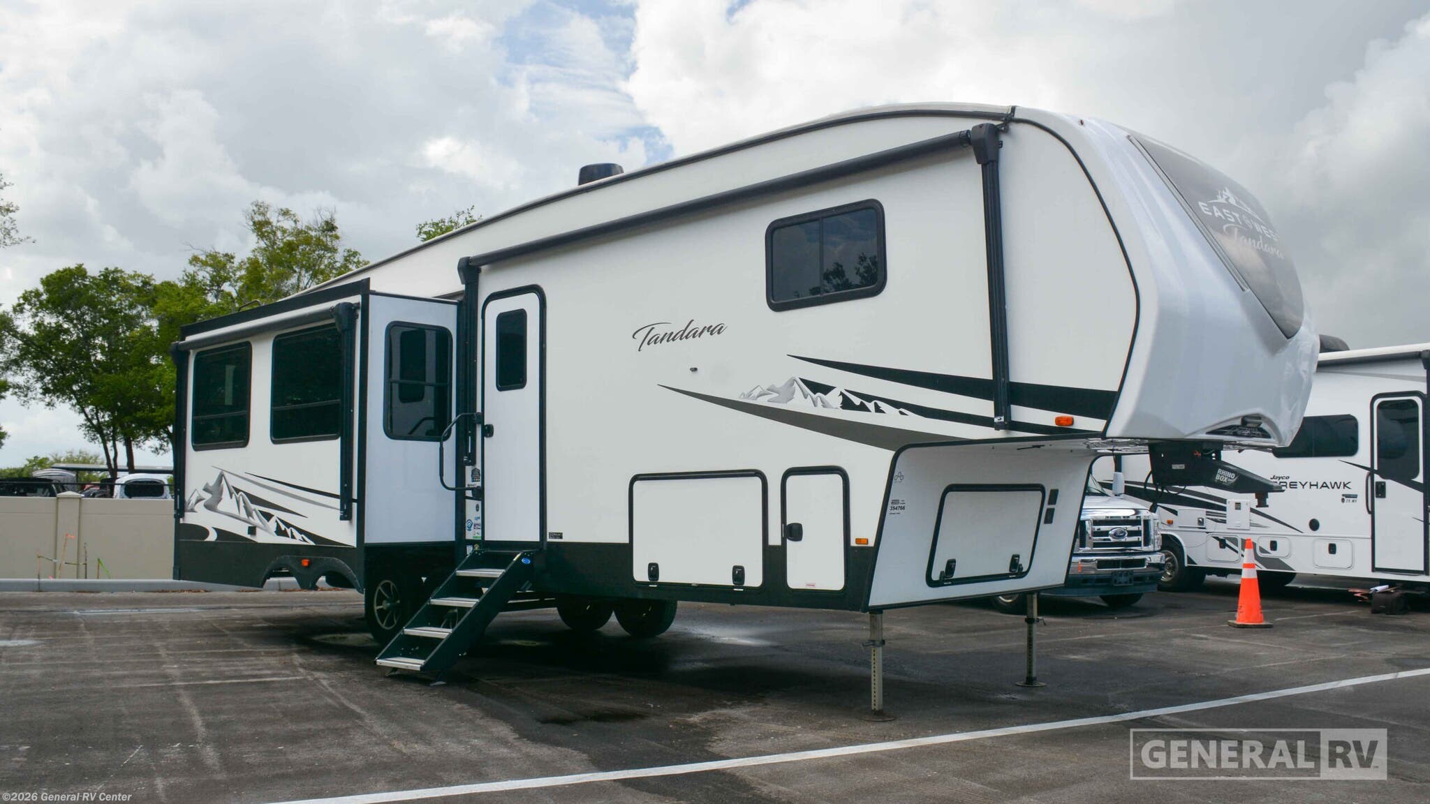 Used 2023 East to West Tandara 320RL available in Winter Garden, Florida