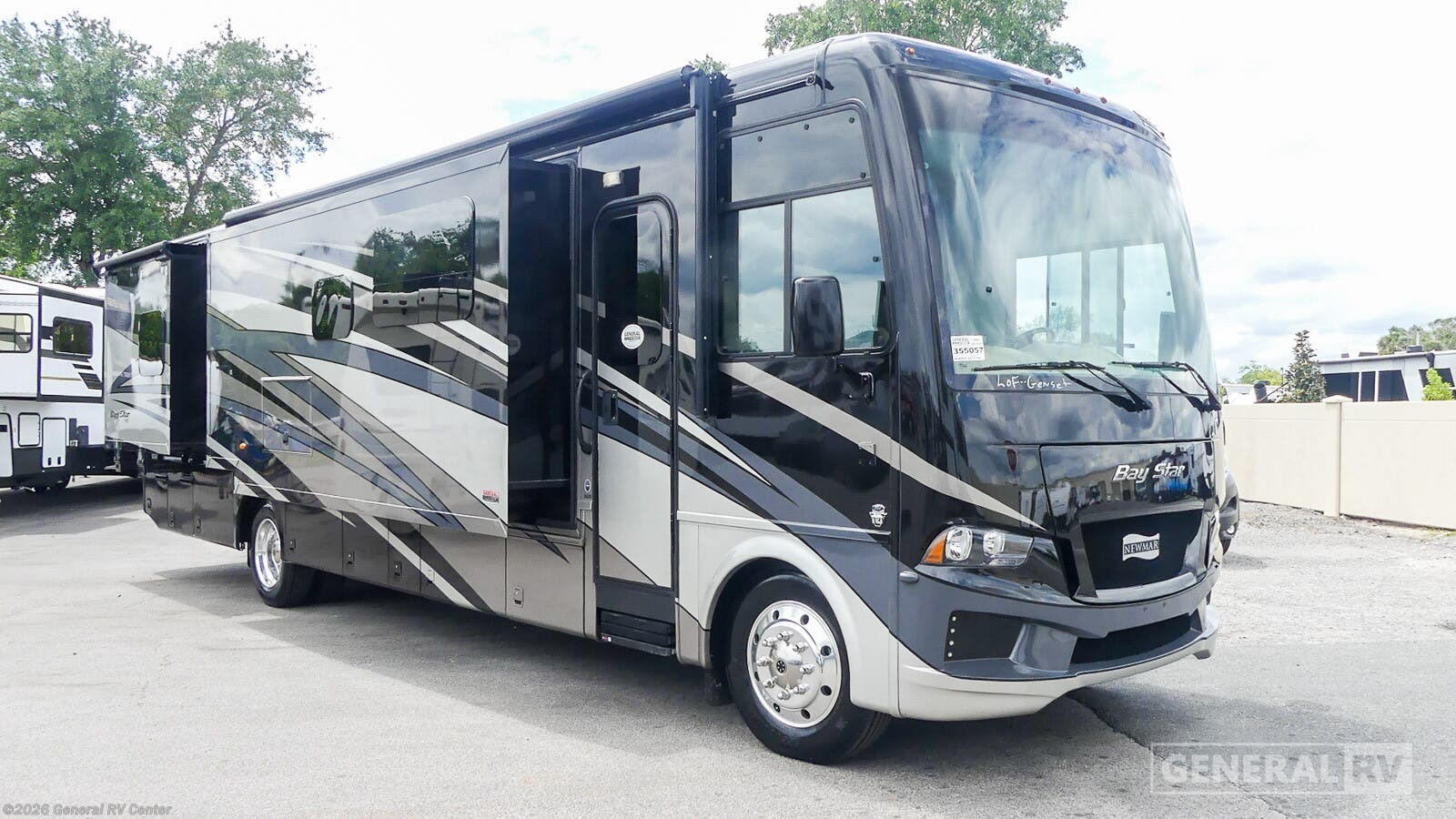 Used 2020 Newmar Bay Star 3626-4S available in Winter Garden, Florida