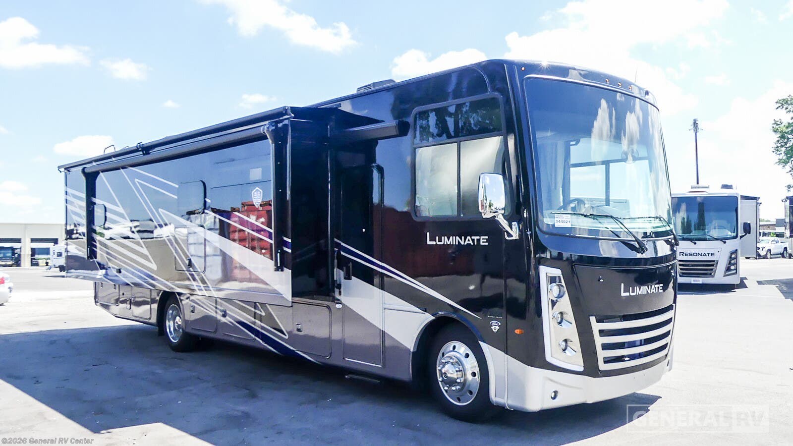 New 2026 Thor Motor Coach Luminate CC35 available in Winter Garden, Florida