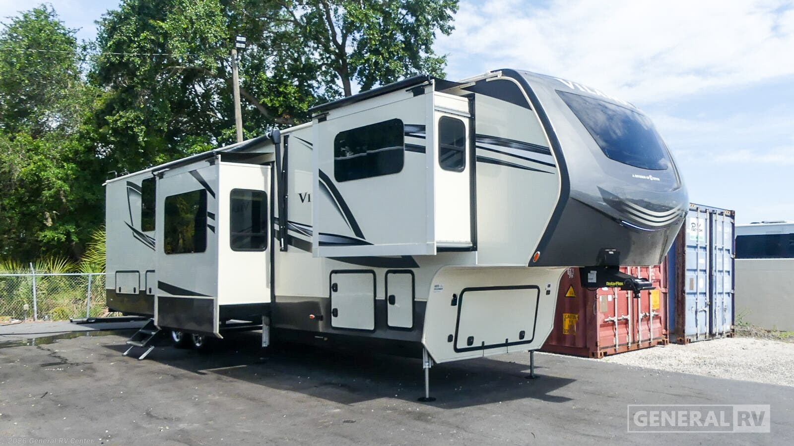 Used 2022 Vanleigh Vilano 377FL available in Winter Garden, Florida