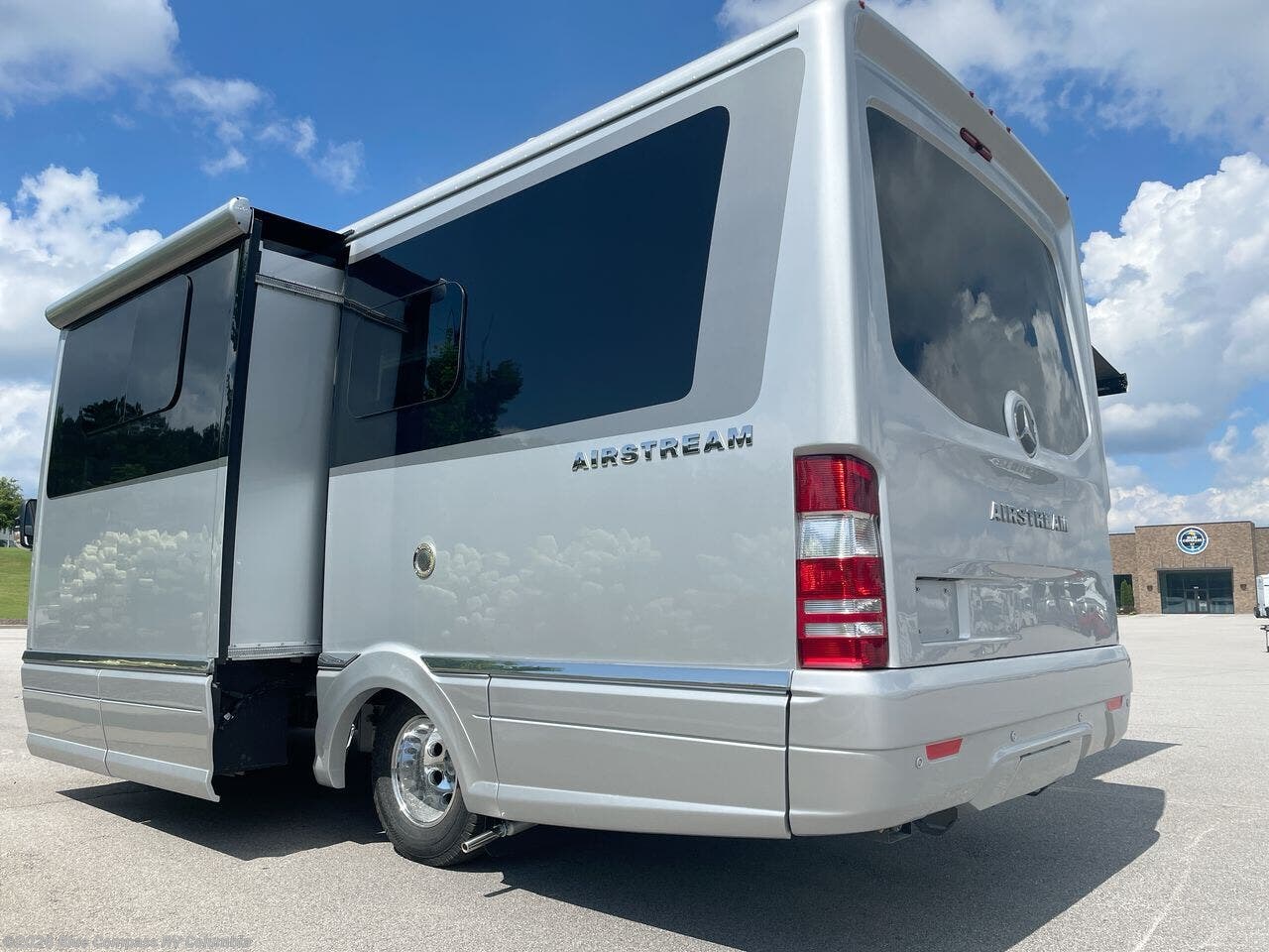New 2025 Airstream Atlas LP Model available in Lexington, South Carolina