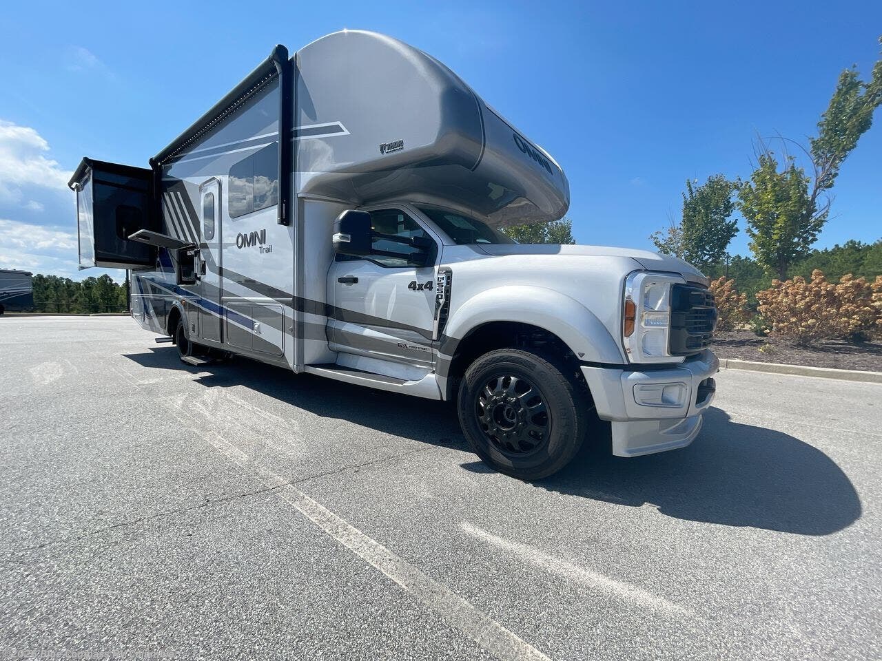 New 2026 Thor Motor Coach Omni Trail X32 available in Lexington, South Carolina