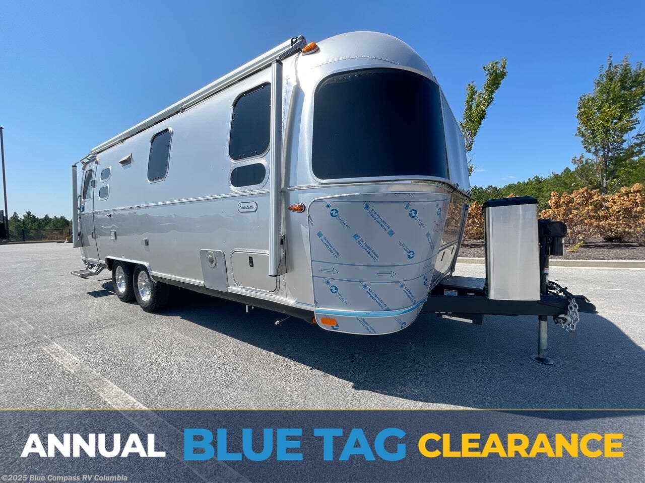 New 2026 Airstream Globetrotter 25FB Twin available in Lexington, South Carolina