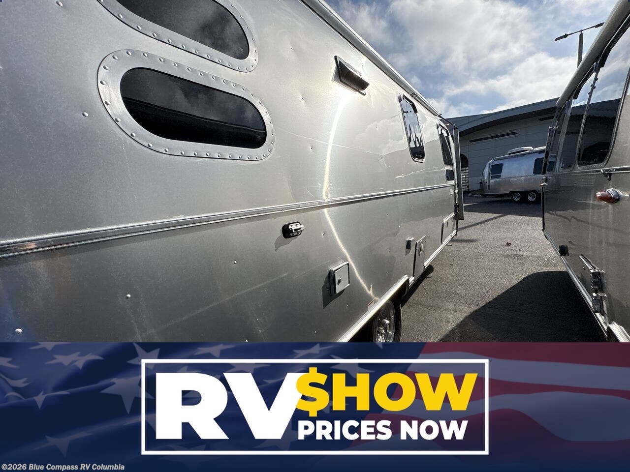 New 2027 Airstream Globetrotter 27FB Twin available in Lexington, South Carolina