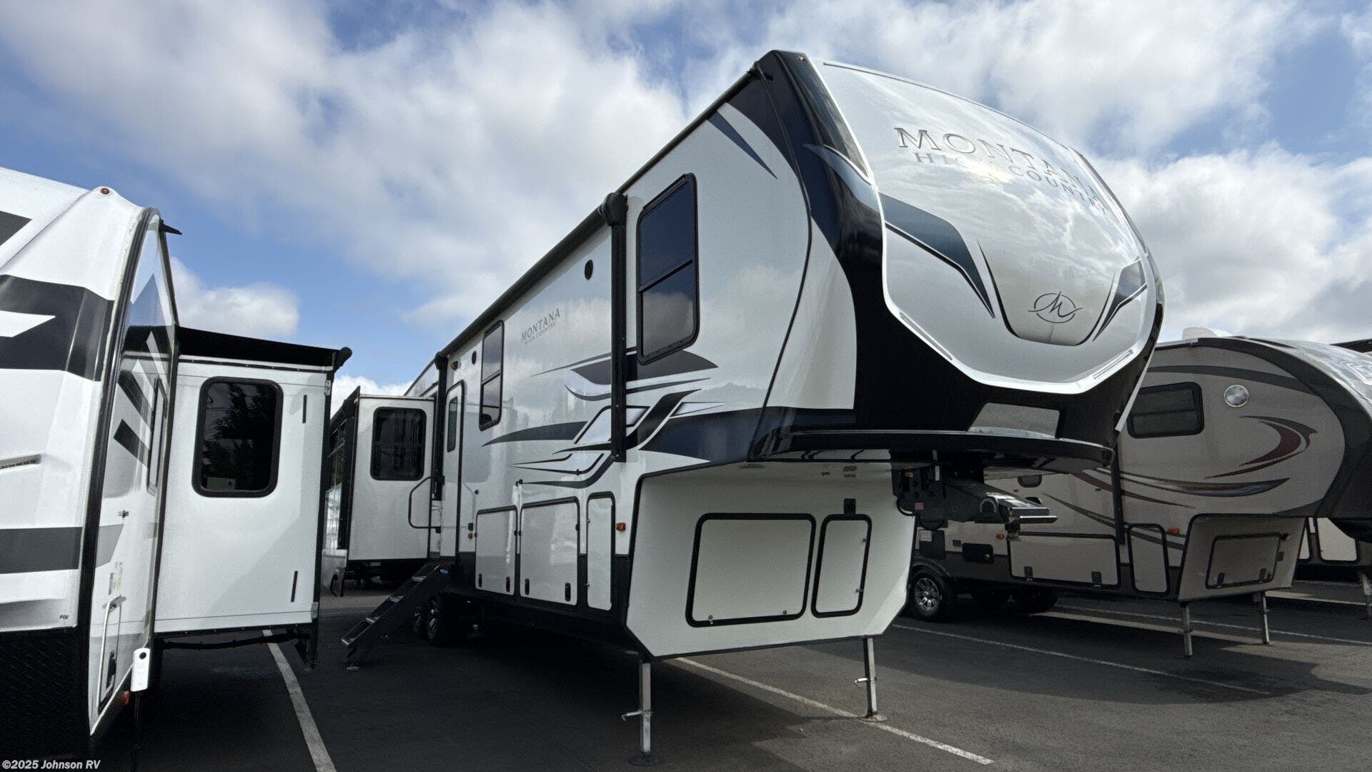 Used 2022 Keystone Montana High Country 385BR available in Sandy, Oregon