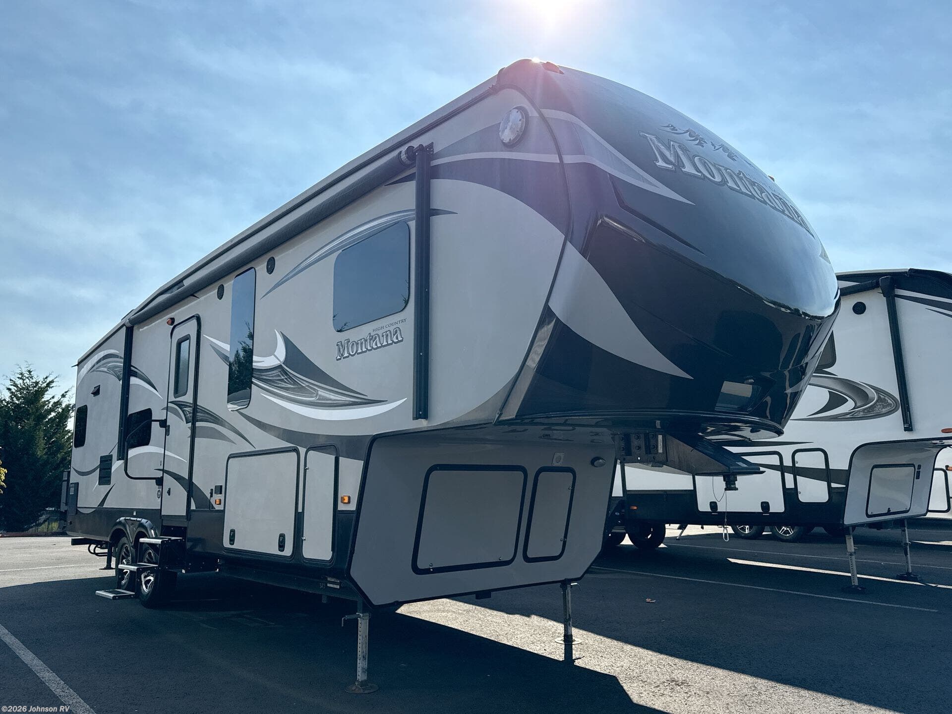 Used 2015 Keystone Montana 293RK available in Sandy, Oregon