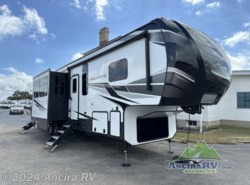 Used 2021 Keystone Avalanche 378BH available in Boerne, Texas