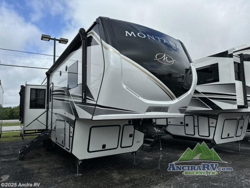 New 2025 Keystone Montana 3123RL available in Boerne, Texas