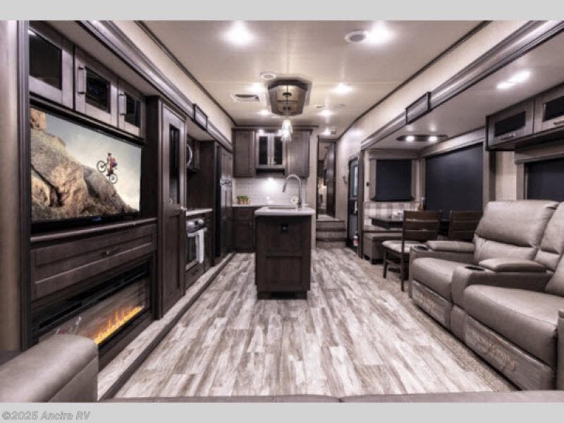 Used 2021 Grand Design Reflection 303RLS available in Boerne, Texas