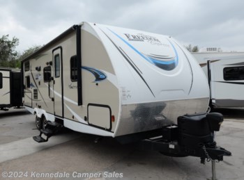 Used 2019 Coachmen Freedom Express Ultra Lite 257BHS available in Kennedale, Texas