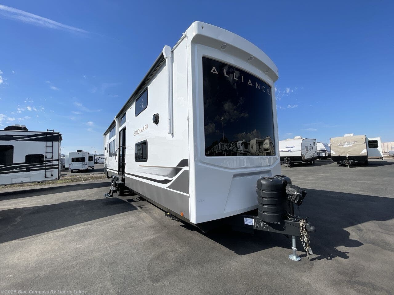 New 2026 Alliance RV Benchmark 44LFT available in Liberty Lake, Washington