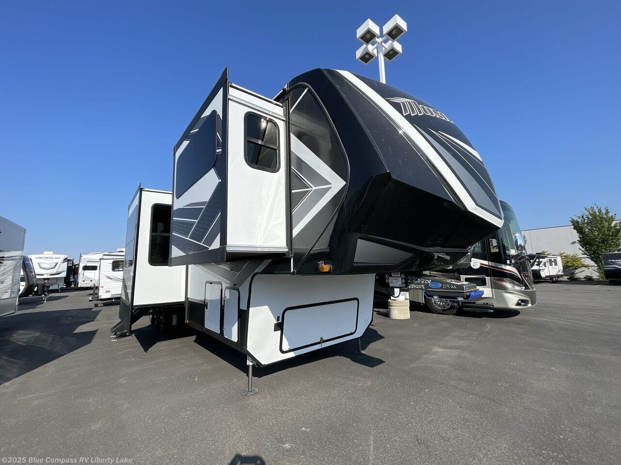 Used 2022 Grand Design Momentum 376THS available in Liberty Lake, Washington
