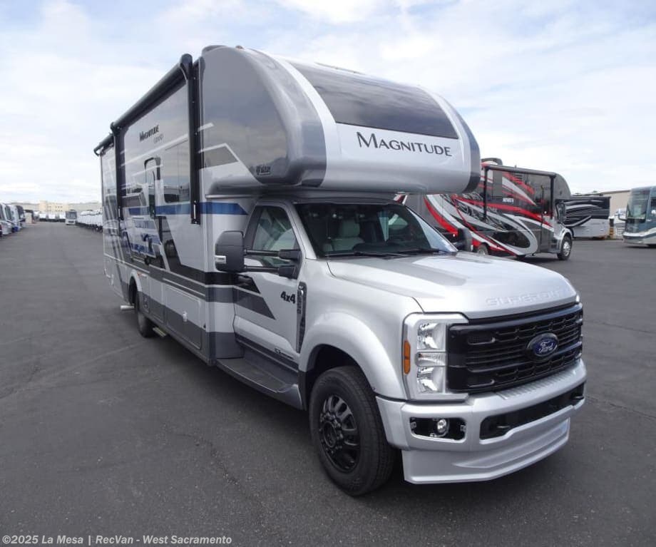 New 2026 Thor Motor Coach Magnitude Grand X32-M available in West Sacramento, California