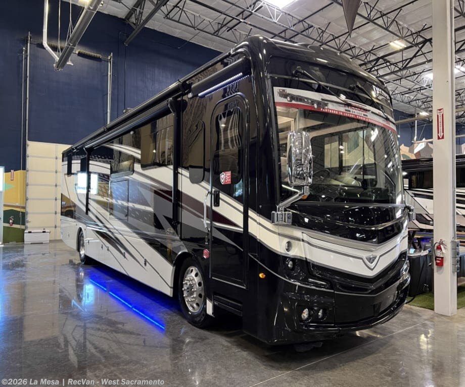New 2027 Fleetwood Discovery 38W available in West Sacramento, California