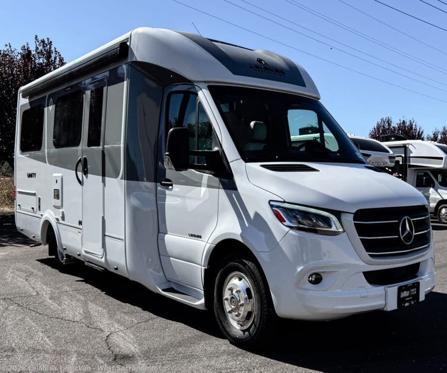 New 2027 Leisure Travel Unity U24FX available in West Sacramento, California
