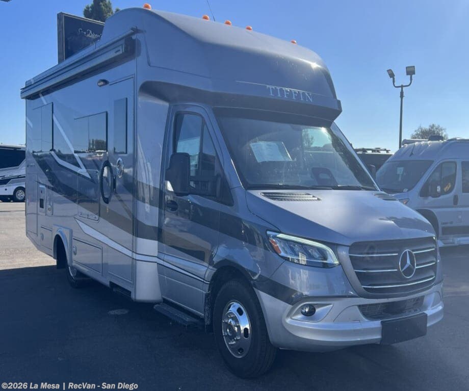 New 2027 Tiffin Wayfarer 25XLW available in San Diego, California