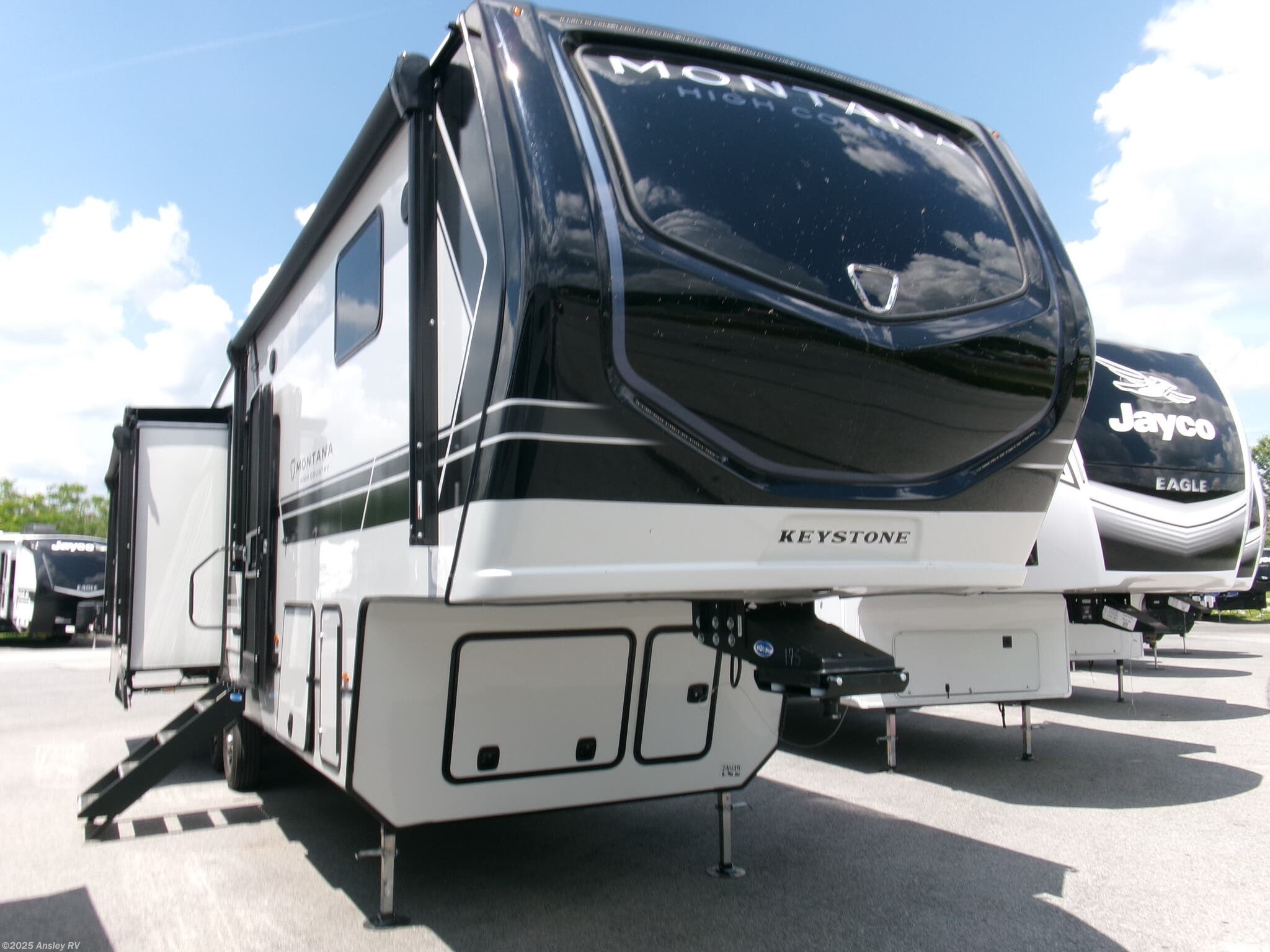 New 2026 Keystone Montana High Country 311RD available in Duncansville, Pennsylvania