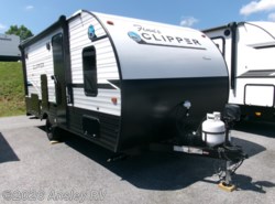 Used 2022 Coachmen Clipper Ultra-Lite Single Axle 182DBU available in Duncansville, Pennsylvania