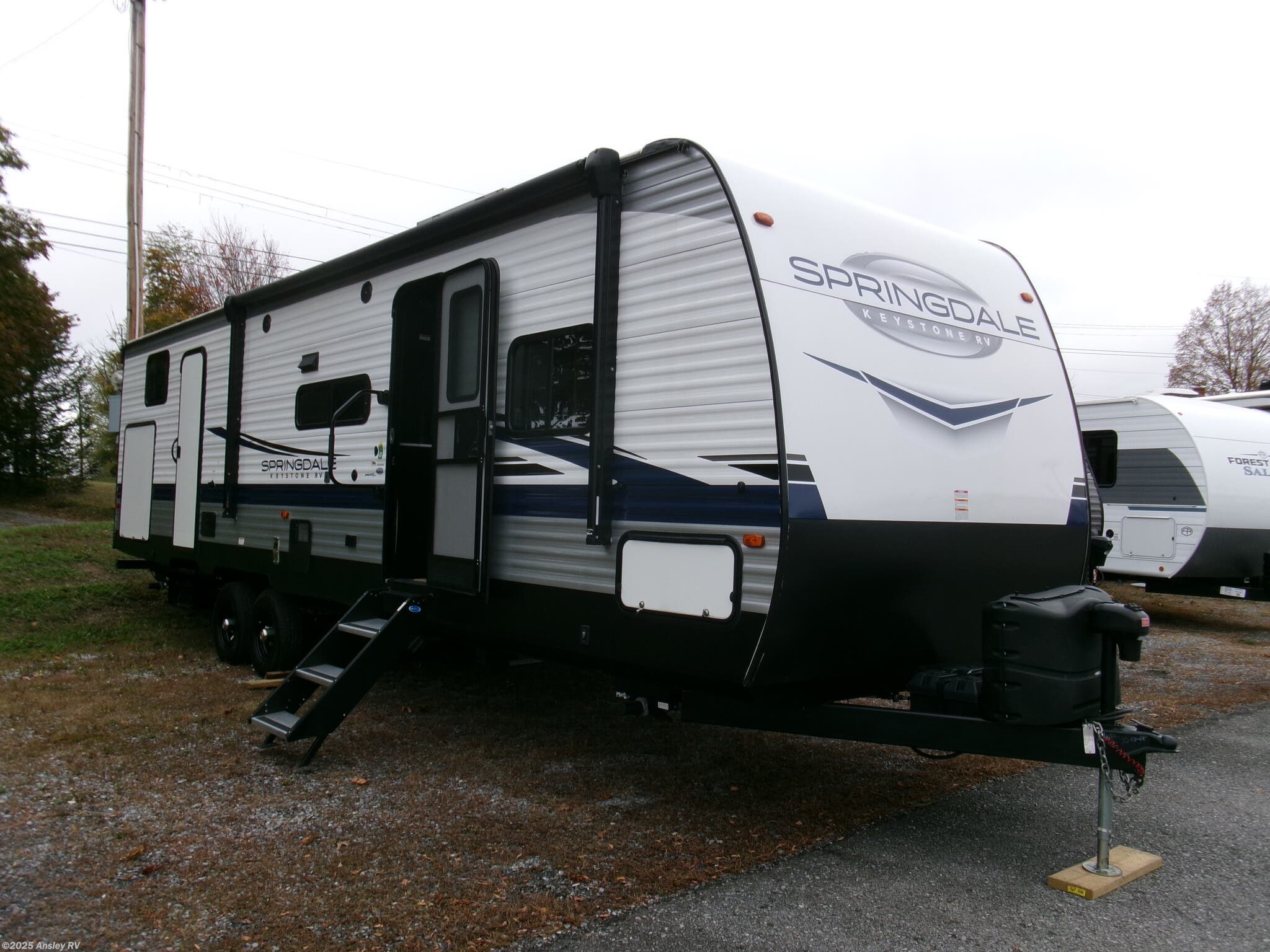 Used 2023 Keystone Springdale 303BH available in Duncansville, Pennsylvania