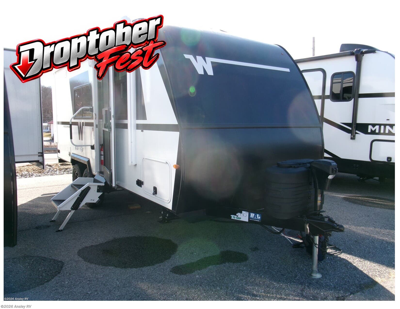 New 2026 Winnebago Micro Minnie 2108DS available in Duncansville, Pennsylvania