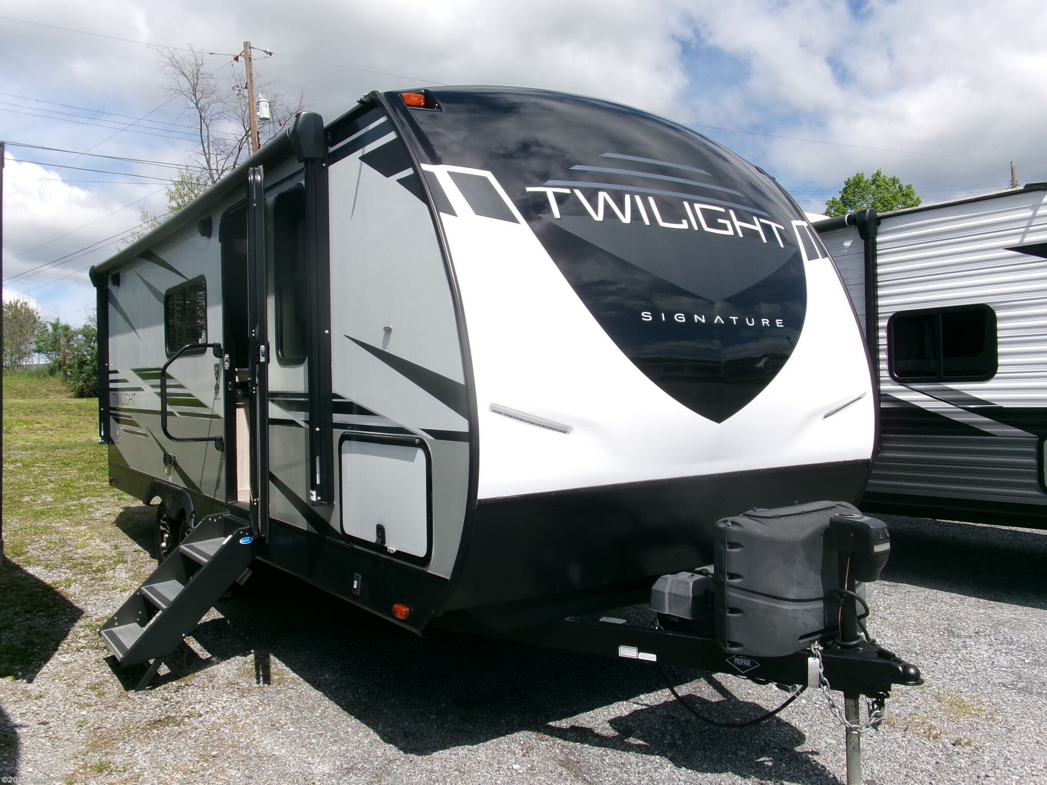 Used 2022 Cruiser RV Twilight Signature 2280 available in Duncansville, Pennsylvania