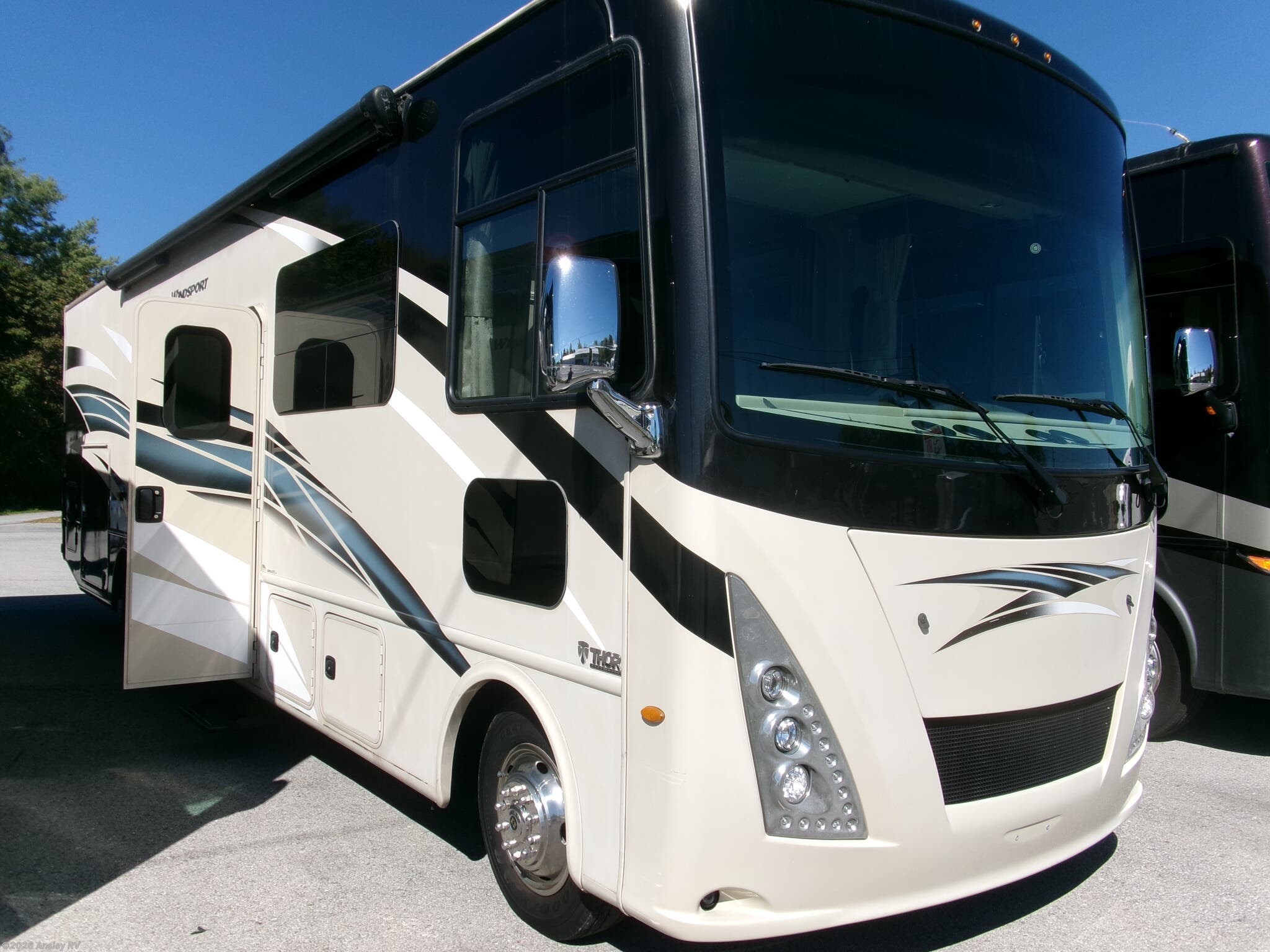 Used 2020 Thor Motor Coach Windsport 34J available in Duncansville, Pennsylvania