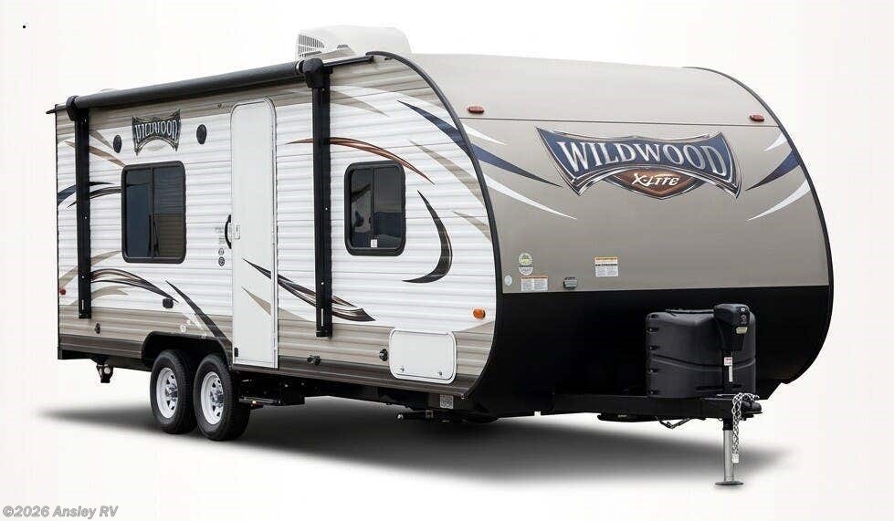 Used 2016 Forest River Wildwood X-Lite 273QBXL available in Duncansville, Pennsylvania