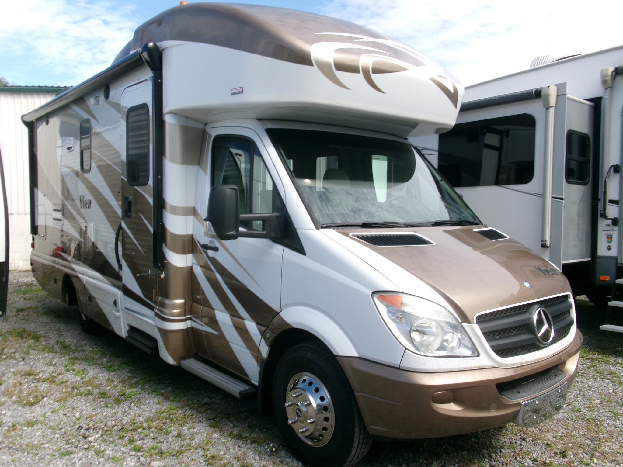 Used 2013  Winnebago View 24M by Winnebago from Ansley RV in Duncansville, PA