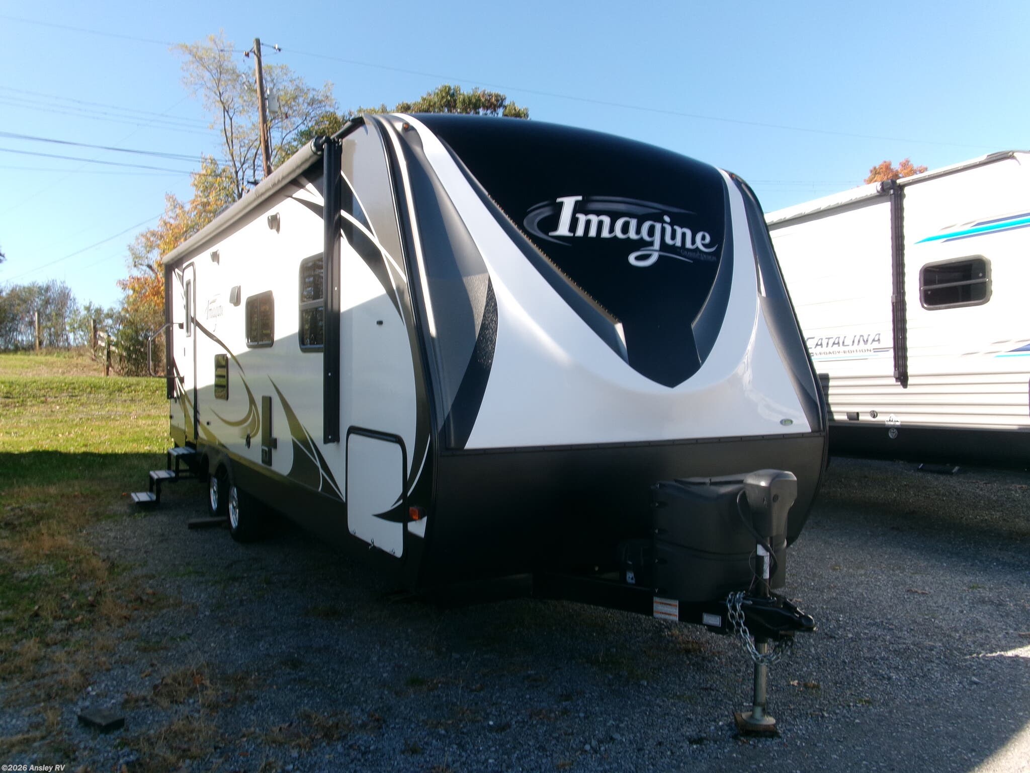 Used 2017  Grand Design Imagine 2600RB by Grand Design from Ansley RV in Duncansville, PA