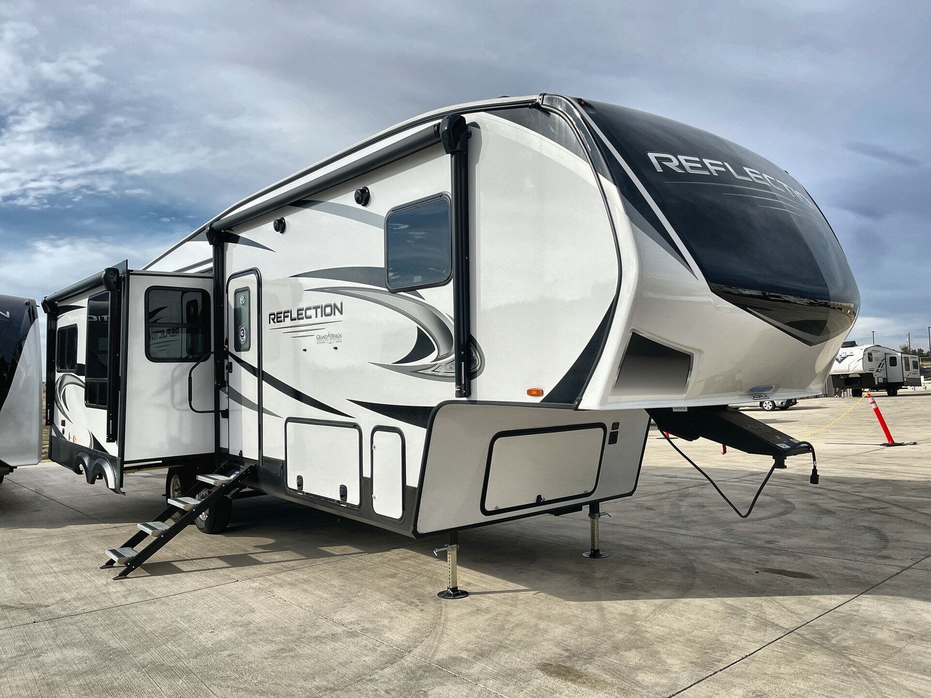  New 2022 Grand Design Reflection 303RLS available in Sanger, Texas