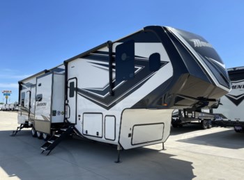 New 2022 Grand Design Momentum 399TH-R available in Sanger, Texas