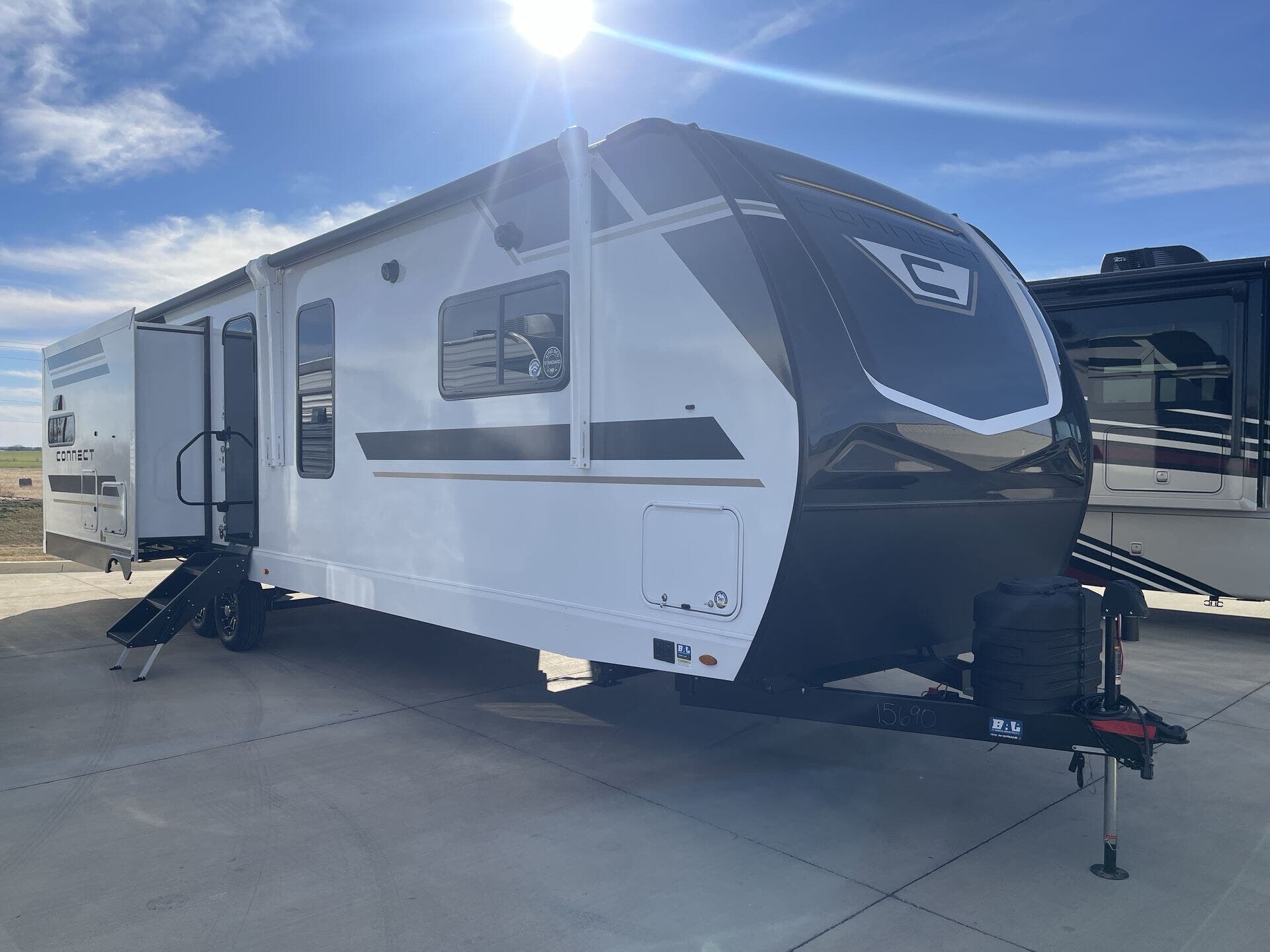 New 2026 K-Z Connect 333RLK available in Sanger, Texas