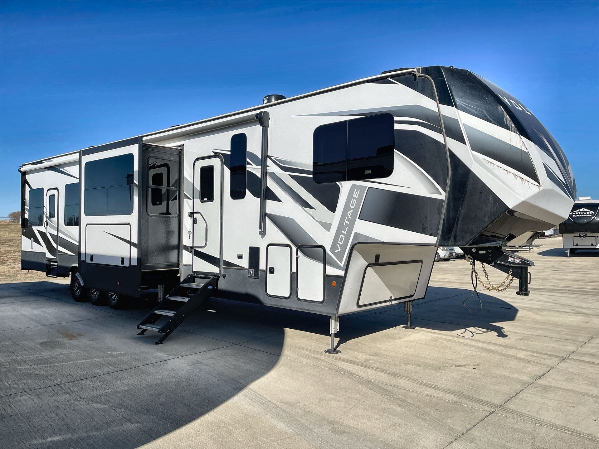 Used 2021 Dutchmen Voltage 4135 available in Sanger, Texas