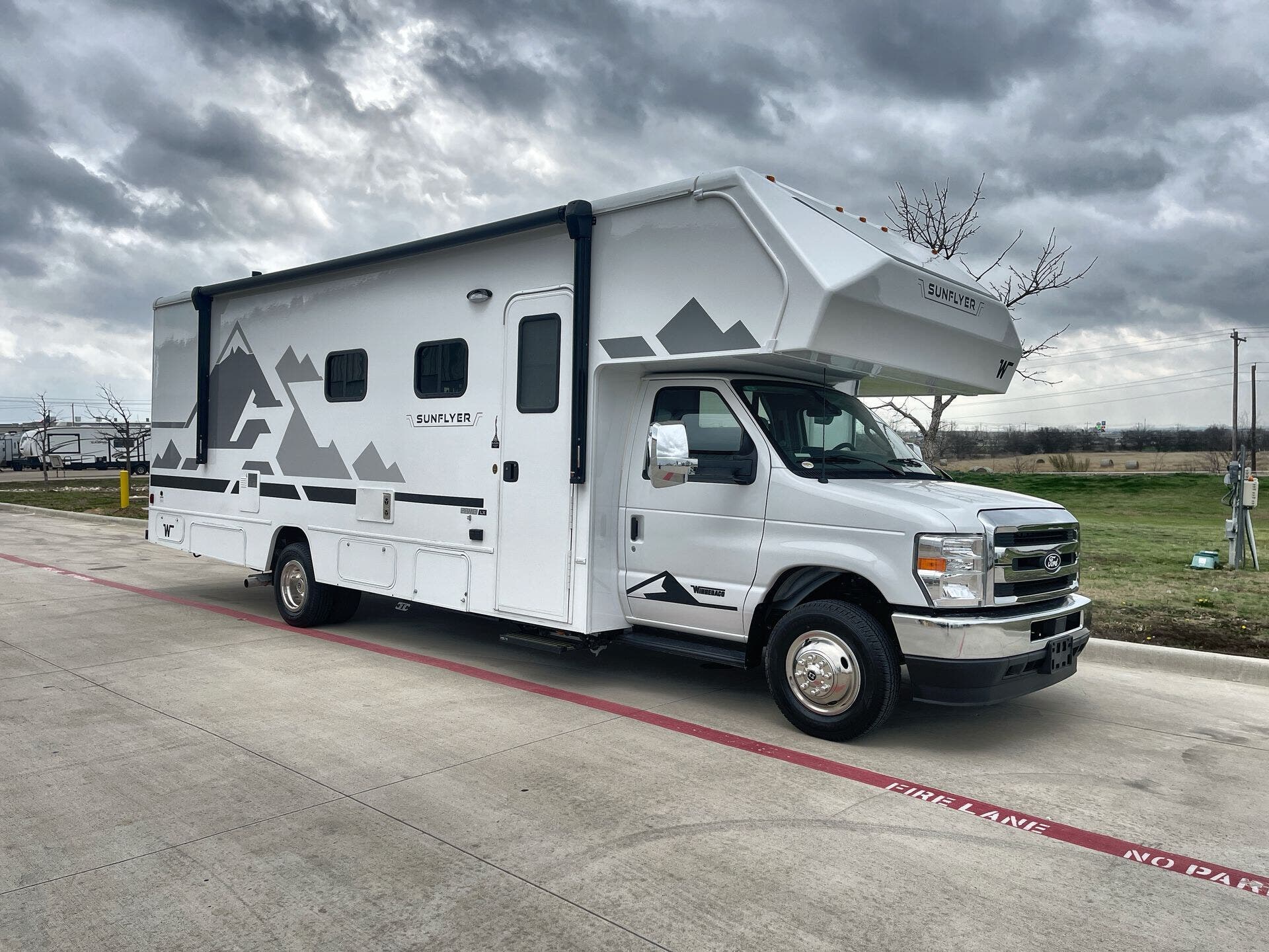 New 2026 Winnebago Sunflyer 28MB available in Sanger, Texas