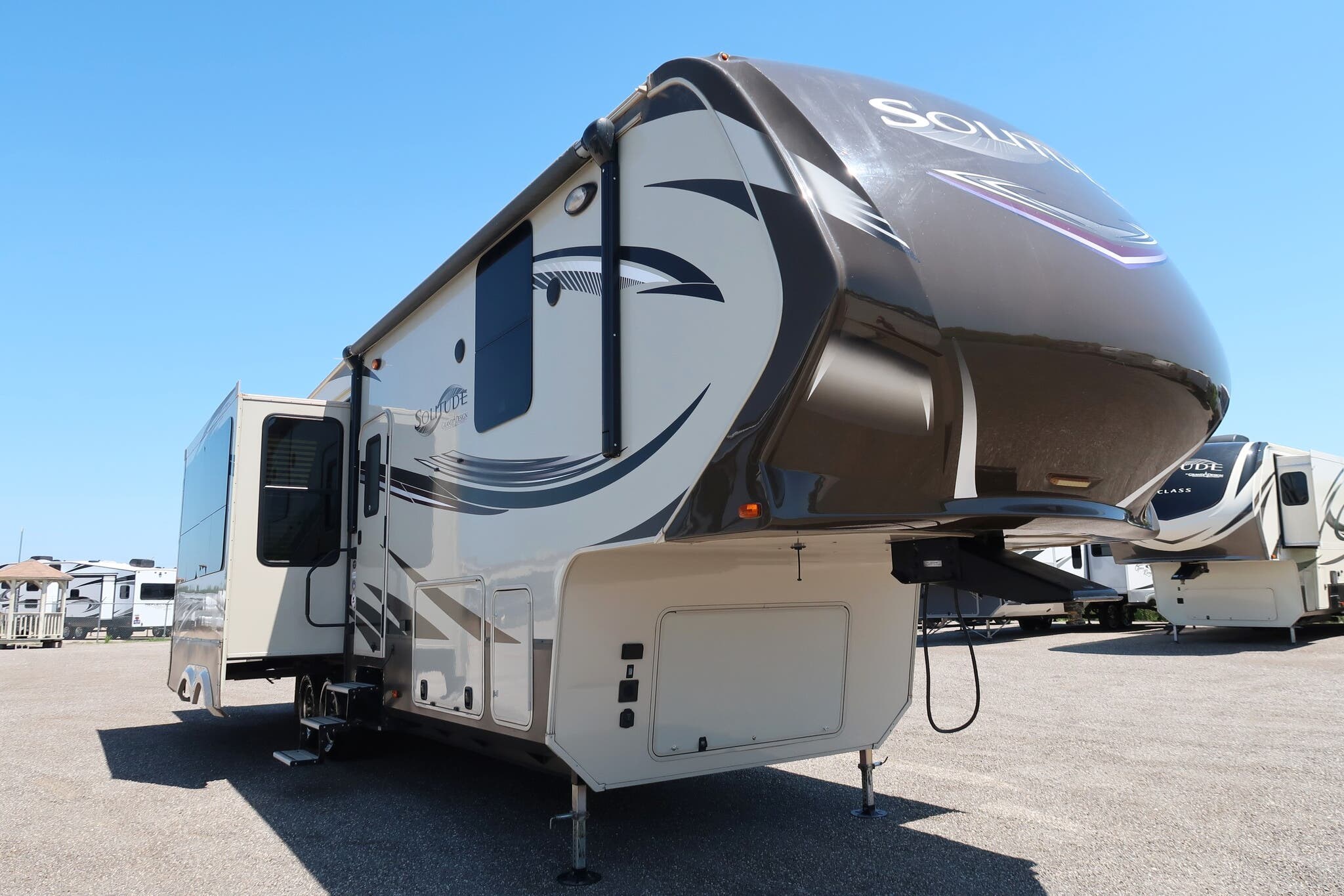 2015 Grand Design Solitude 320X RV for Sale in Fort Worth, TX 76140 |  92166A | RVUSA.com Classifieds