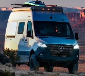 2022 Winnebago Revel 44E