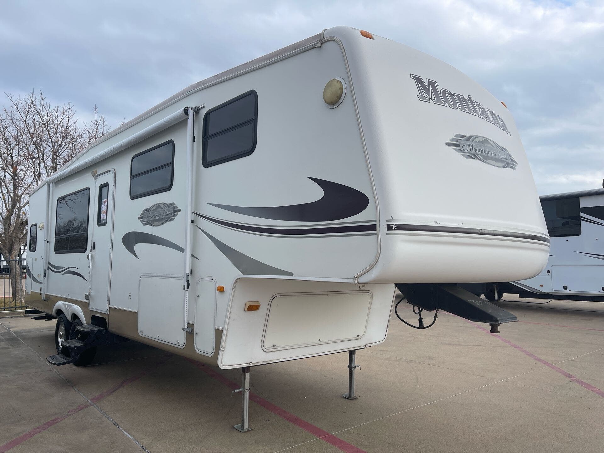 Used 2007 Keystone Montana Mountaineer 342PHT available in Fort Worth, Texas