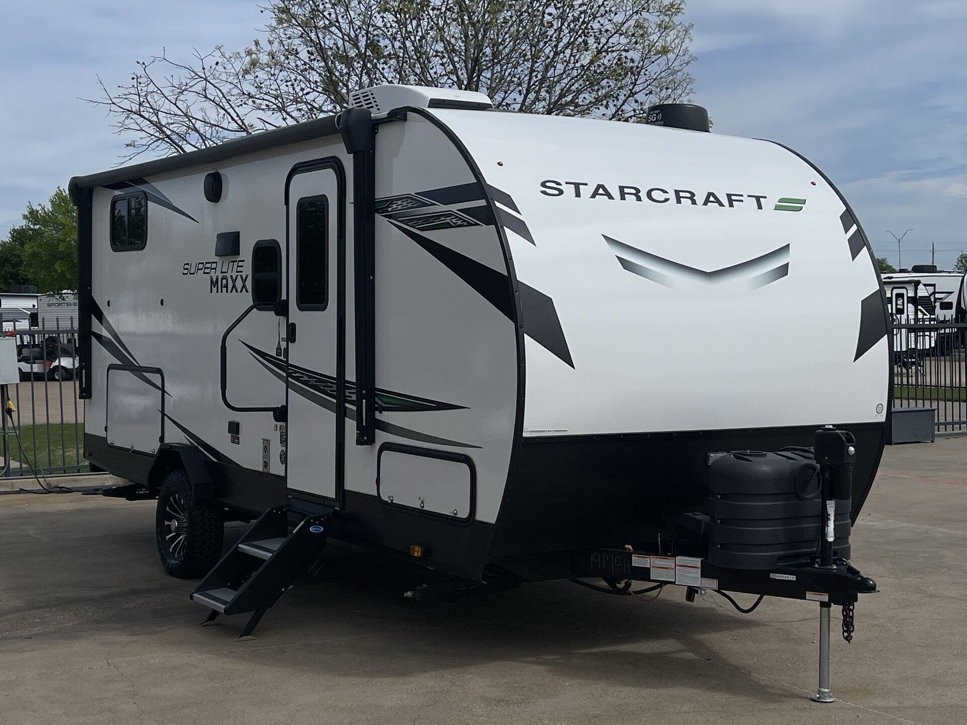Used 2024 Starcraft Super Lite 19MBH available in Fort Worth, Texas