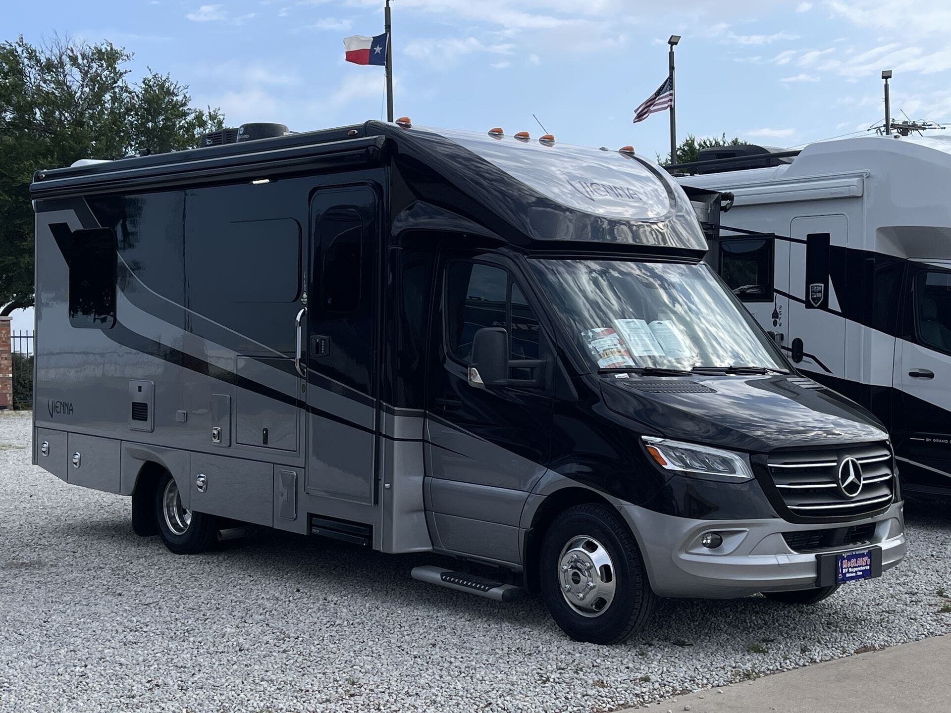 Used 2024 Renegade  VIENNA 25FVWS available in Fort Worth, Texas