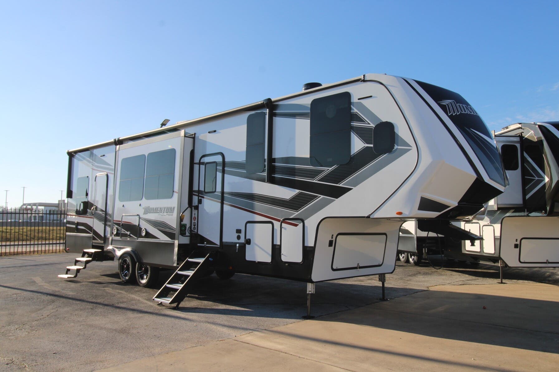 2021 Grand Design Momentum 351M-R RV for Sale in Fort Worth, TX 76140 |  93889 | RVUSA.com Classifieds