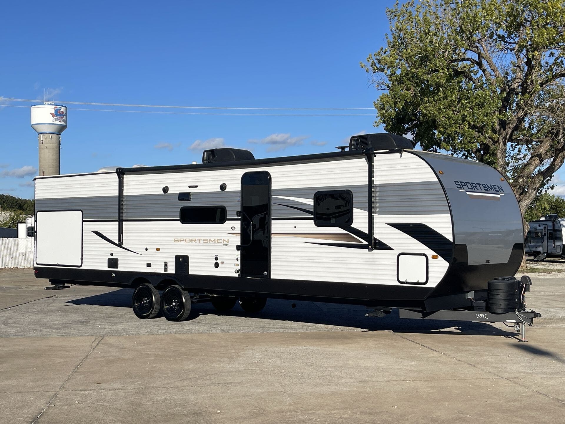 Used 2025 K-Z Sportsmen SE 333BHK available in Corinth, Texas