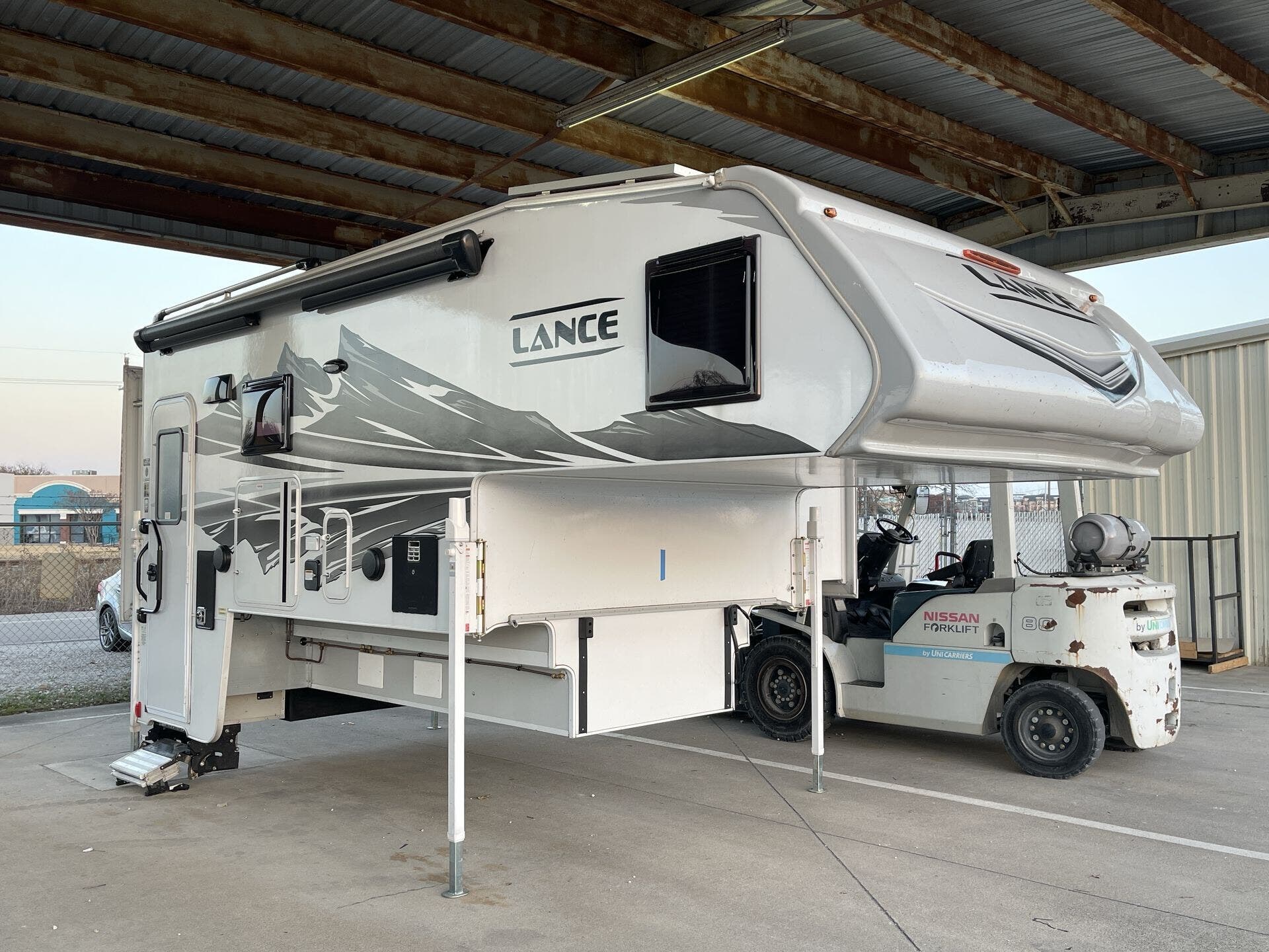 Used 2022 Lance  1172 available in Corinth, Texas
